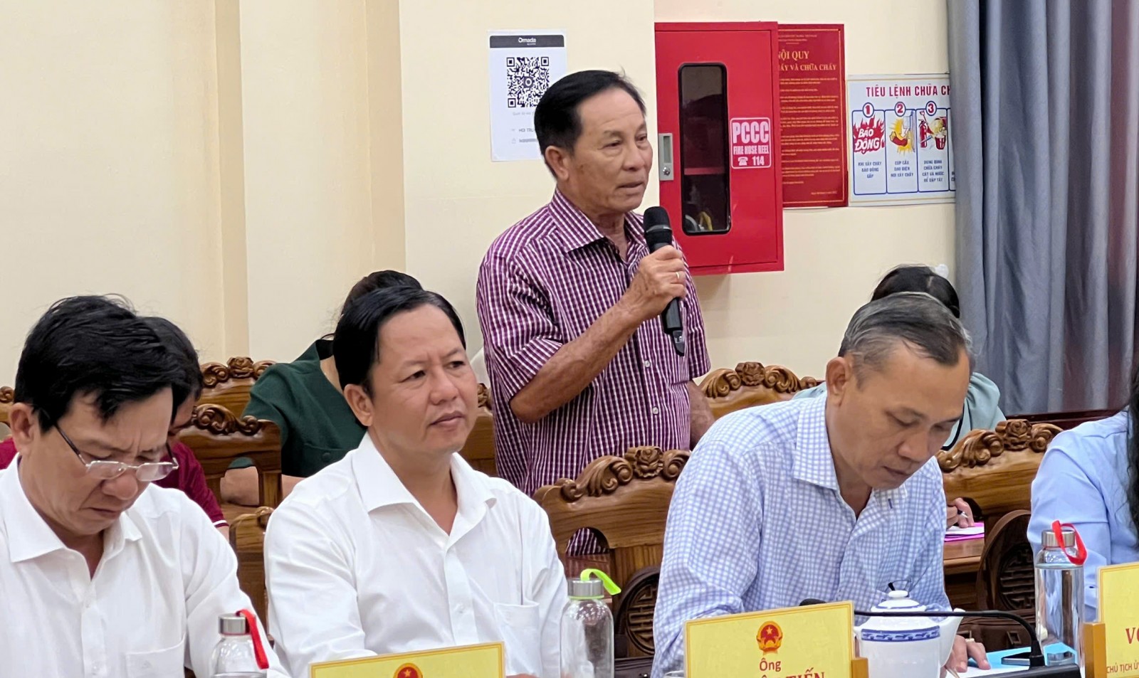 Đại biểu HĐND tỉnh tiếp xúc cử tri hai phường Long Xuyên và Bình Đức Cử tri Trần Văn Hai, phường Bình Đức phát biểu ý kiến