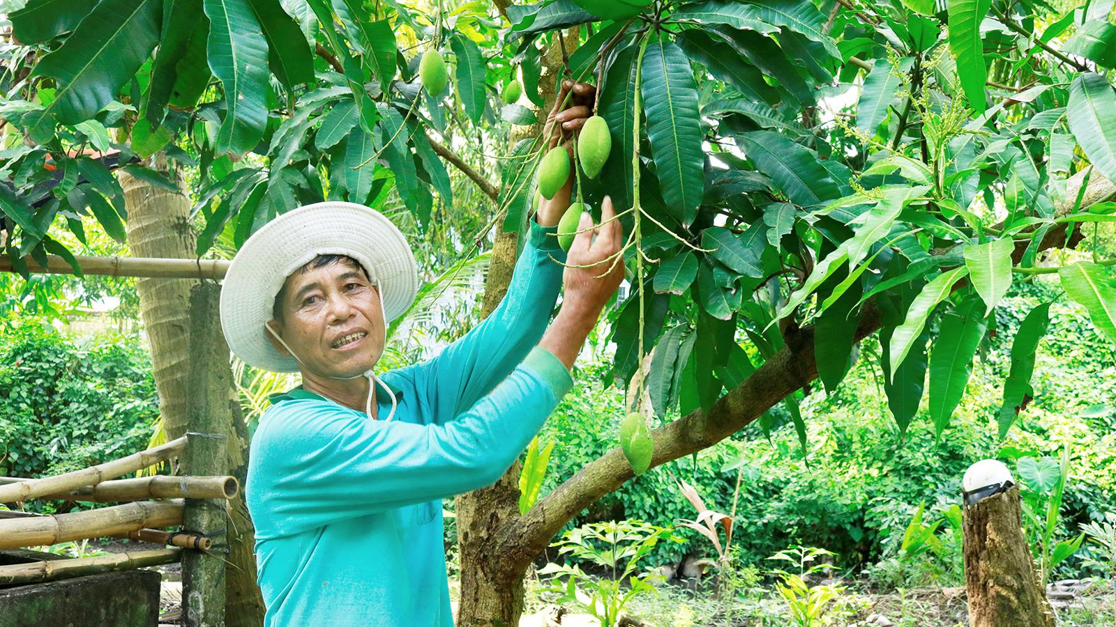 Đảng viên gương mẫu, đồng bào làm theo