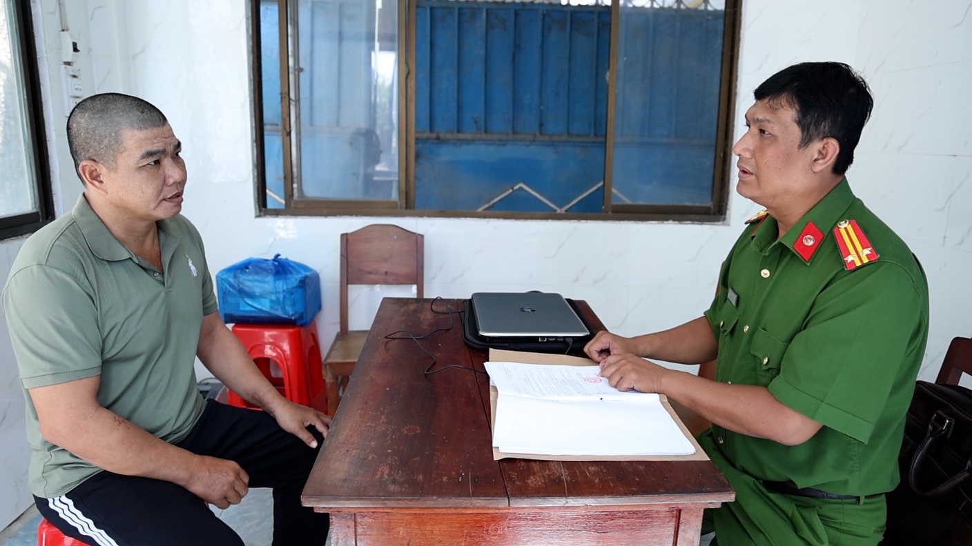 An Giang: Bắt đối tượng trộm 460 triệu trong cốp mô tô