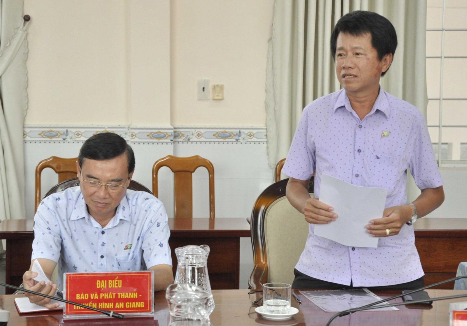 Ban Giám đốc Báo và Phát thanh - Truyền hình An Giang gặp gỡ, trao đổi công tác tuyên truyền với các xã