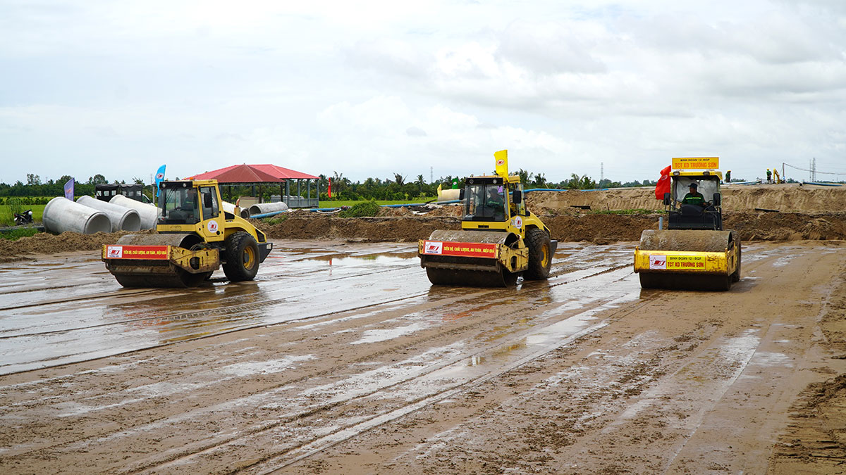 Thủ tướng Chính phủ Phạm Minh Chính: “Thừa thắng xông lên” đẩy nhanh tiến độ cao tốc Châu Đốc - Cần Thơ - Sóc Trăng