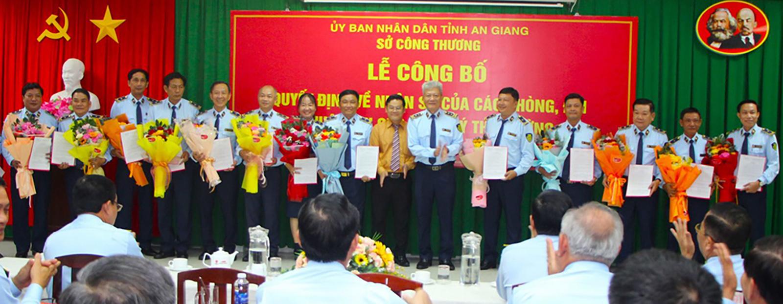 Trao quyết định nhân sự Chi Cục Quản lý thị trường tỉnh An Giang