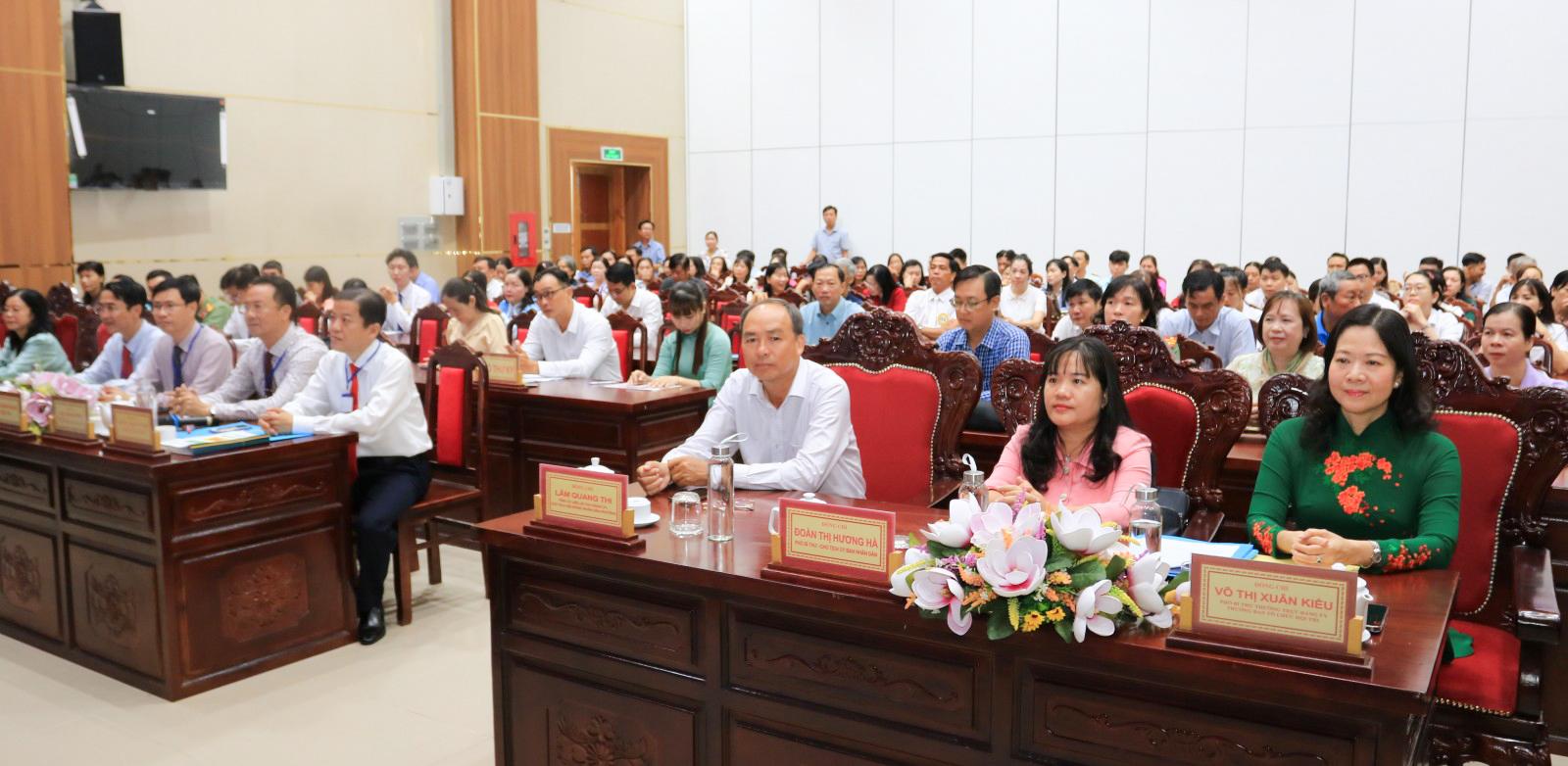 Đại biểu tham dự Hội thi