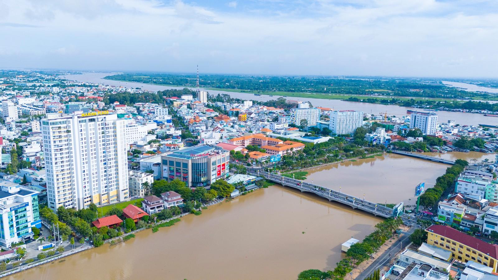 Phát triển Long Xuyên thành trung tâm đô thị, thương mại, dịch vụ, văn minh, hiện đại, nghĩa tình