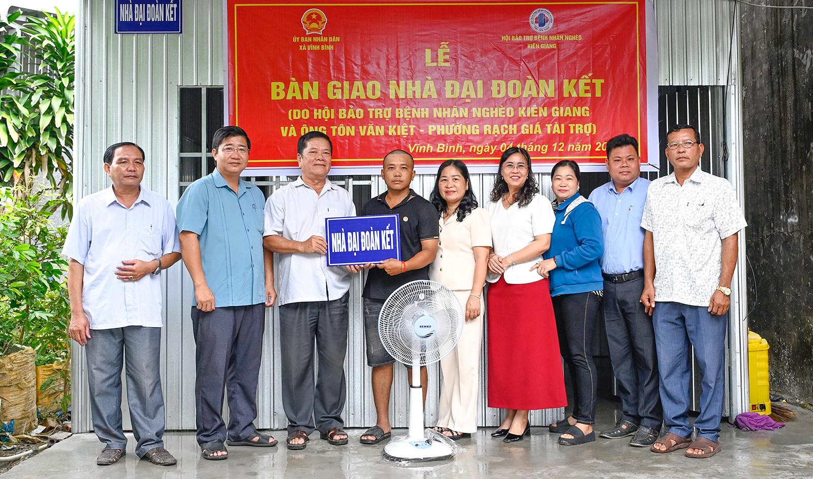 Tình dân tộc, nghĩa đồng bào