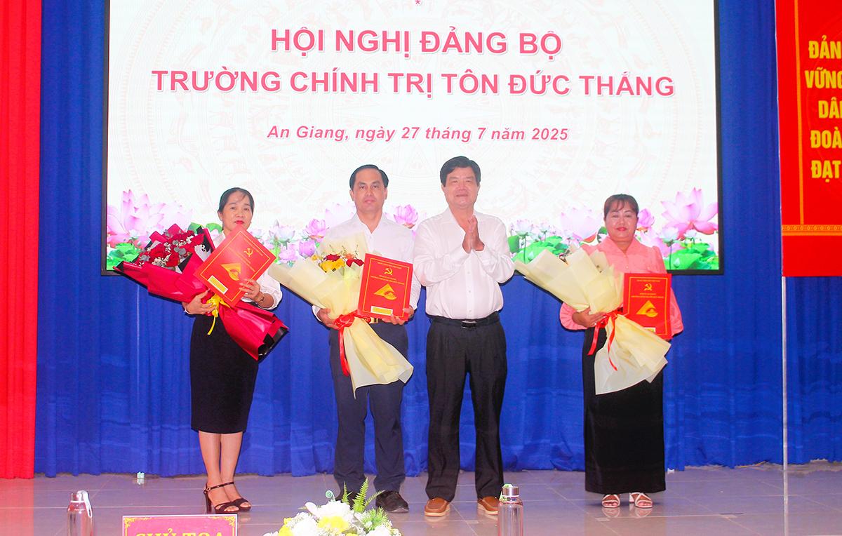 Đảng bộ Trường Chính trị Tôn Đức Thắng hợp nhất, kiện toàn tổ chức và nhân sự nhiệm kỳ 2025 - 2030