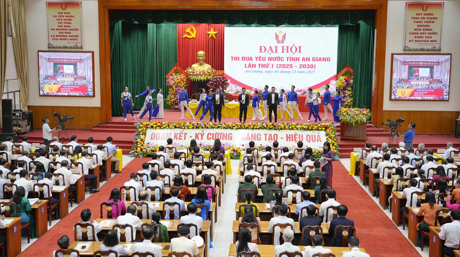 An Giang long trọng tổ chức Đại hội Thi đua yêu nước lần thứ I