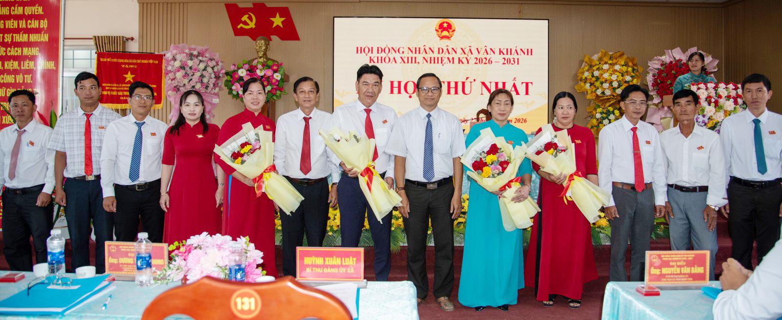 Bà Phạm Thị Cẩm Hà giữ chức Chủ tịch HĐND xã Vân Khánh khóa XIII