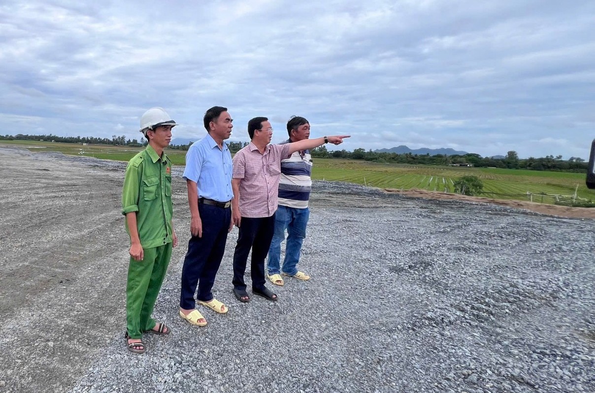 Công trình trọng điểm thi công xuyên Lễ 2/9 Giám đốc Ban Quản lý dự án tỉnh An Giang Đinh Văn To kiểm tra đôn đốc nhà thầu Trường Sơn 11, Tổng Công ty Xây dựng Trường Sơn sáng 2/9