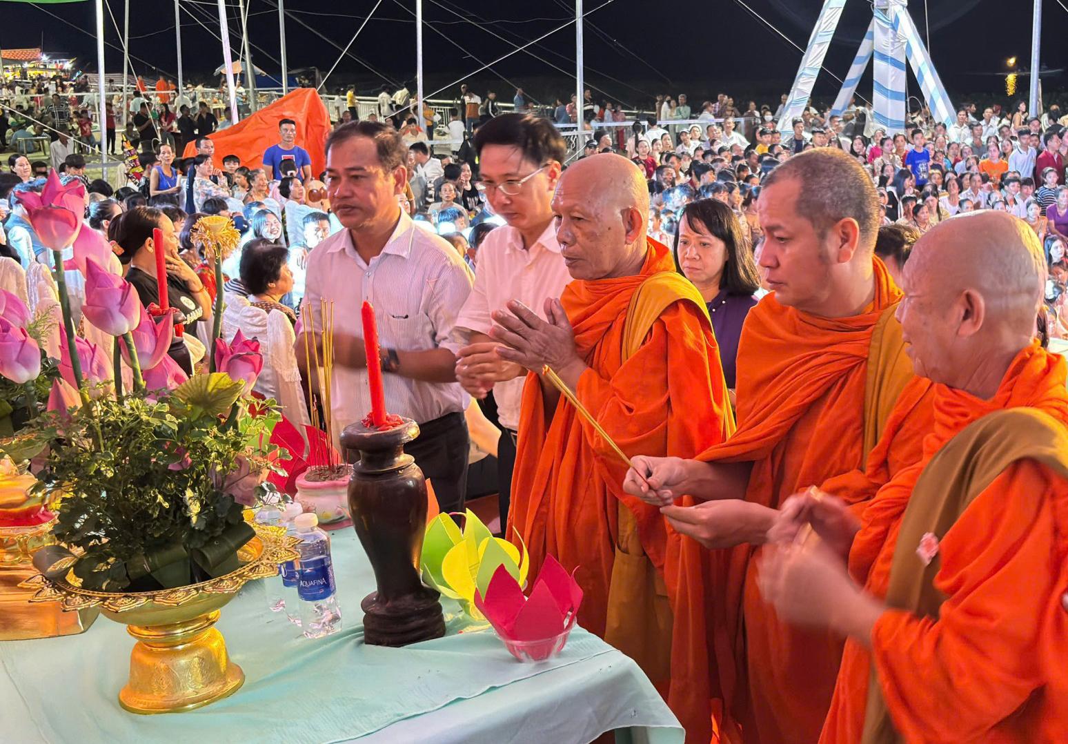 Nét đẹp Lễ cúng Trăng của đồng bào Khmer