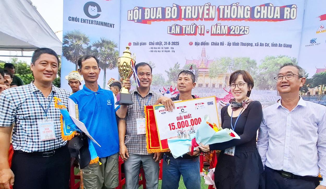 Sôi nổi Hội đua bò truyền thống chùa Rô lần thứ 11 năm 2025