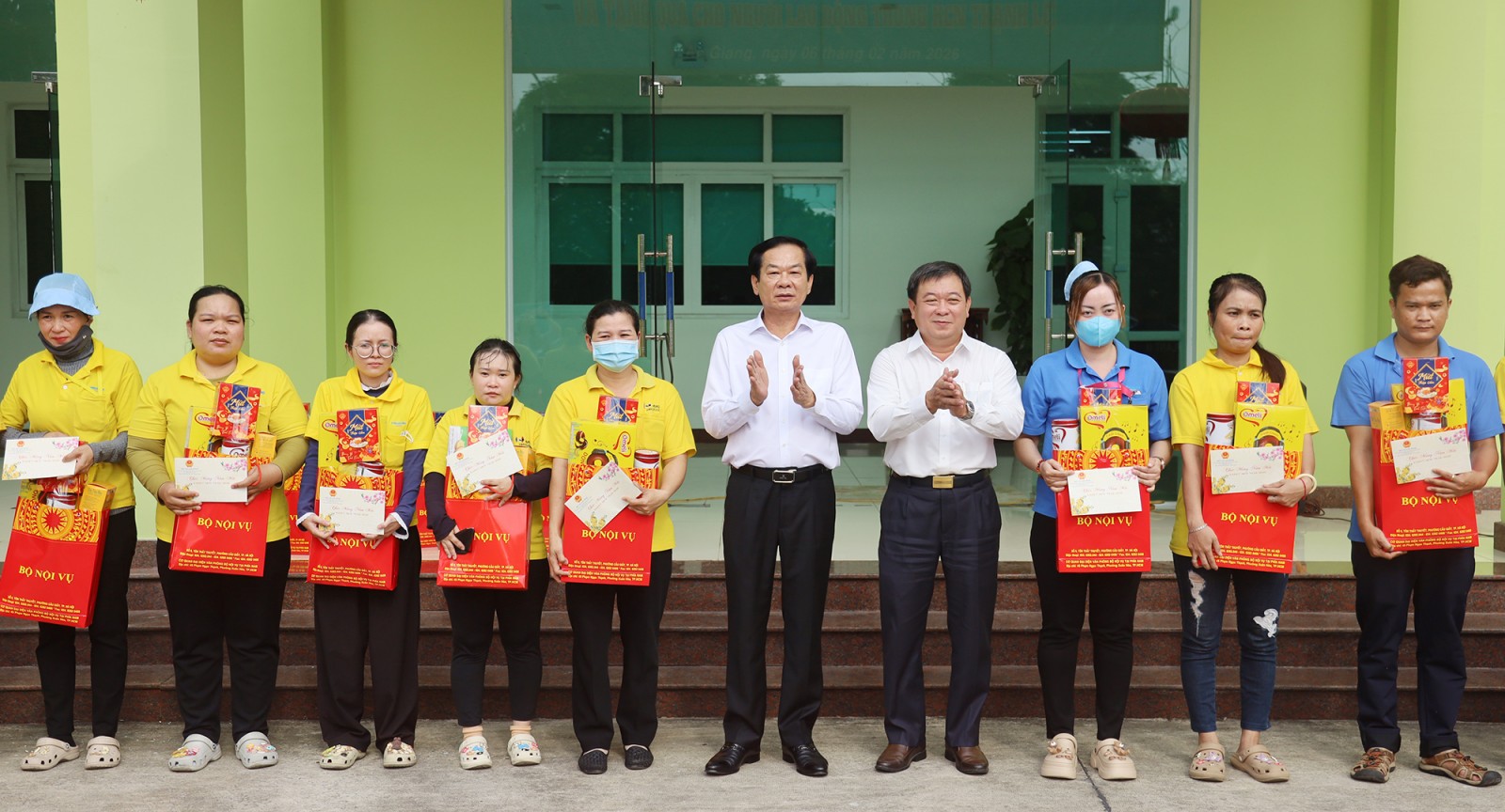 Bộ trưởng Bộ Nội vụ Đỗ Thanh Bình thăm, chúc tết tại An Giang