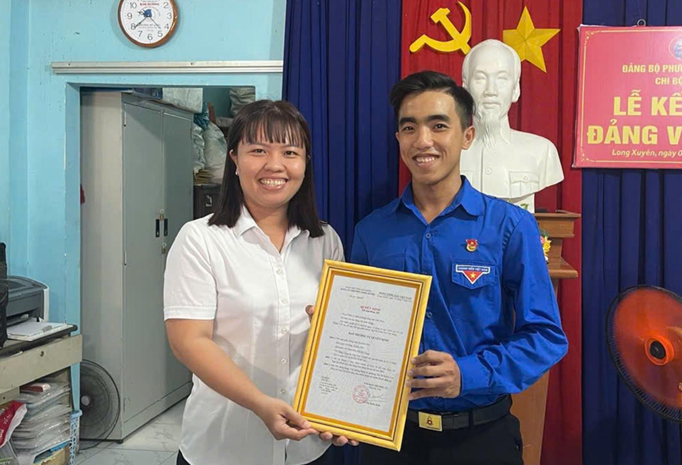 Long Xuyên quan tâm tạo nguồn bồi dưỡng, kết nạp Đảng