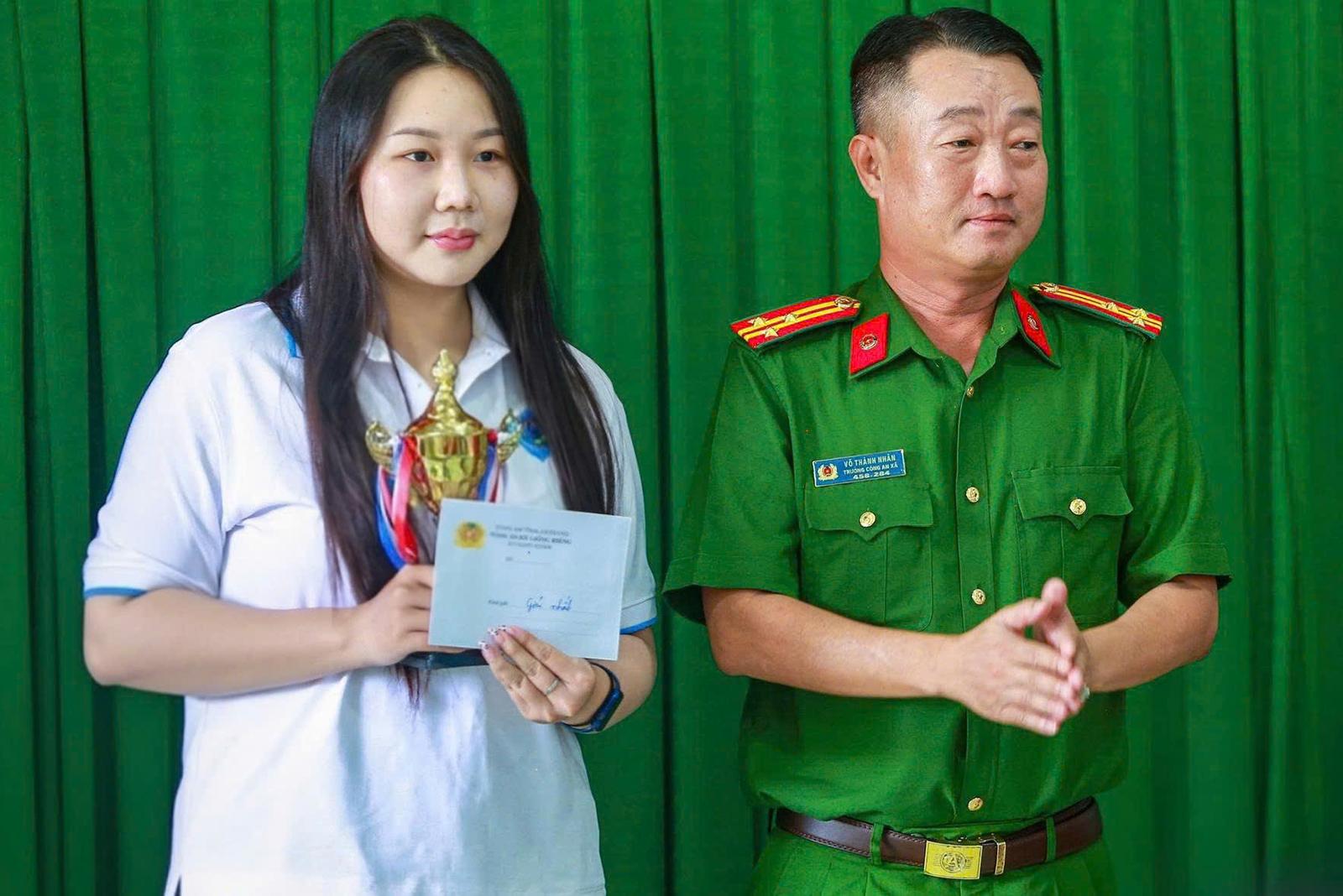 Trao giải Cuộc thi Tìm hiểu pháp trực tuyến trên nền tảng xã hội