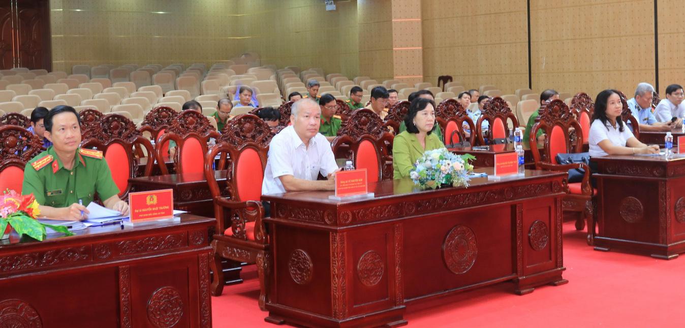 Đại biểu tham dự hội nghị