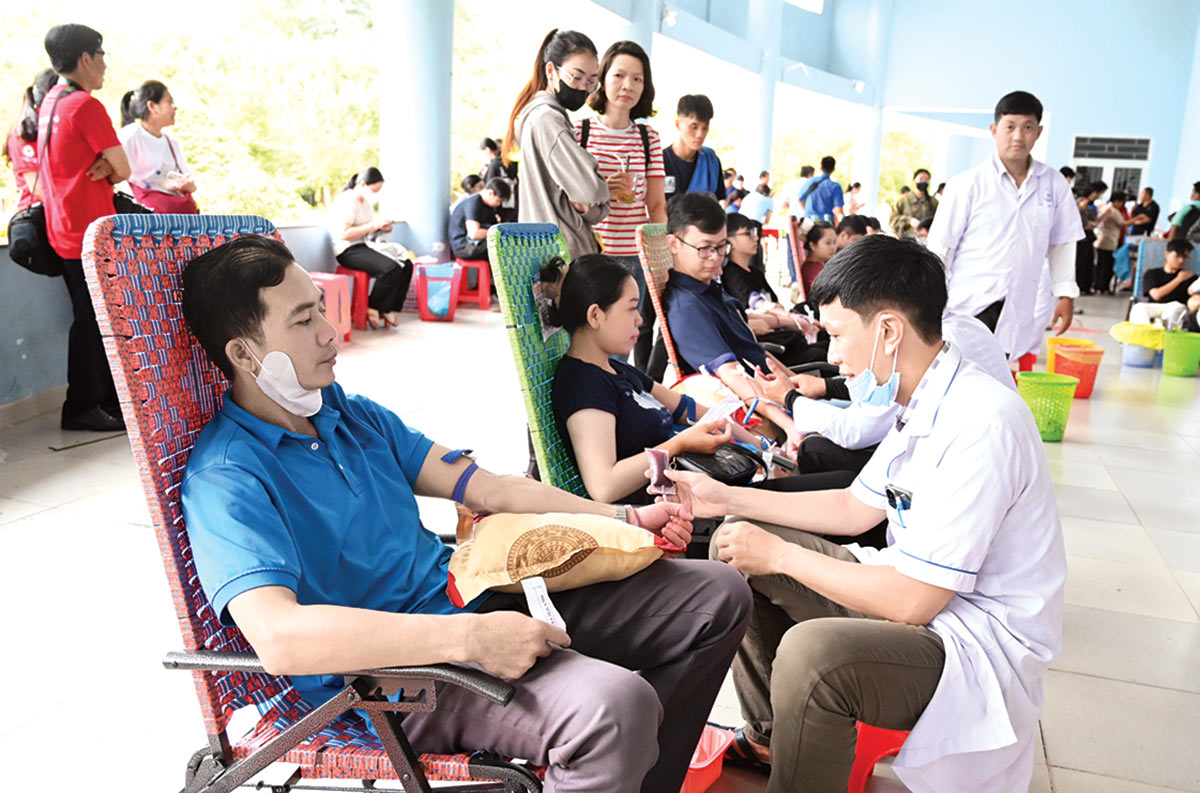 Người trẻ chia sẻ máu hiếm