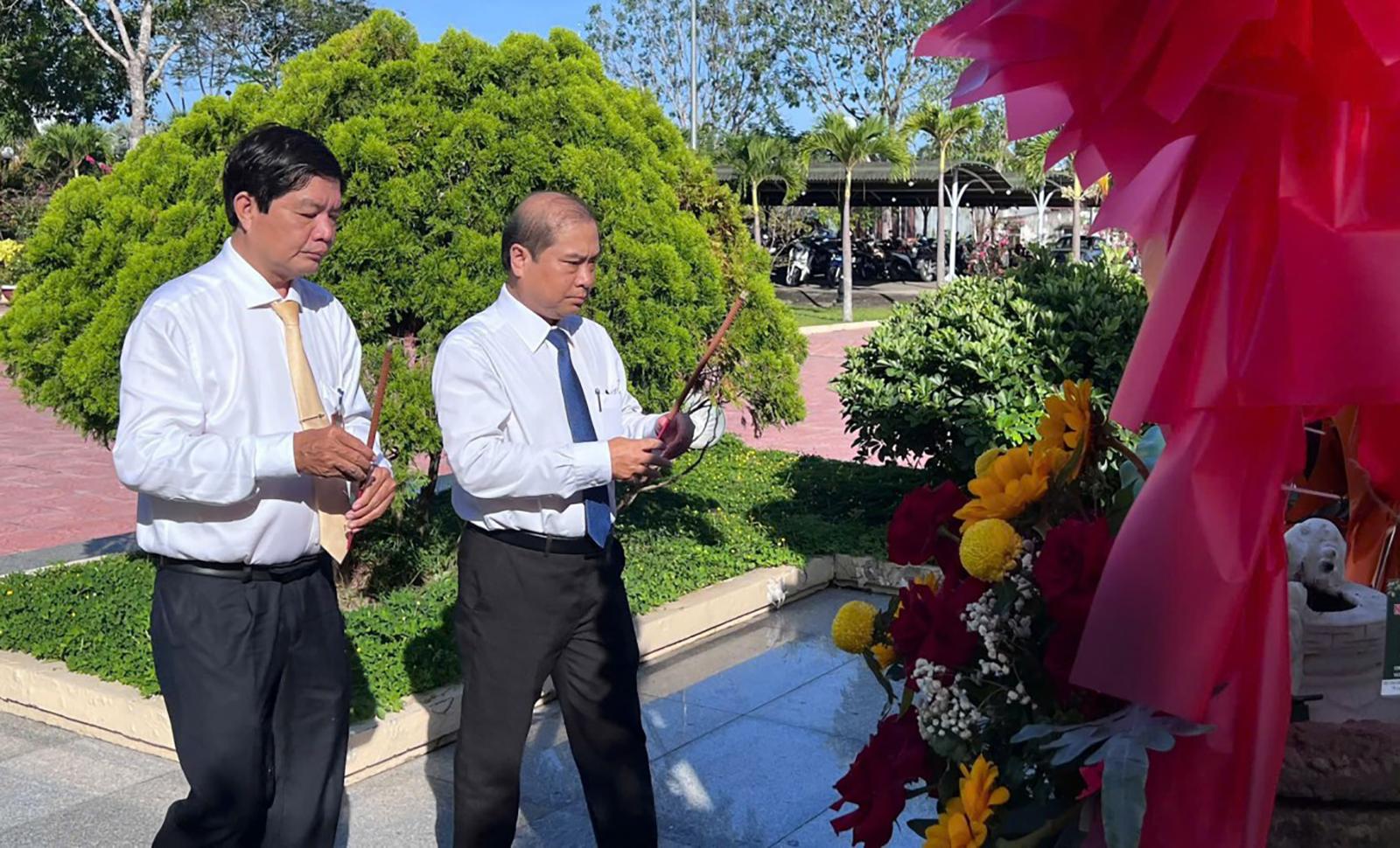 Lễ kỷ niệm 137 năm Ngày sinh Chủ tịch Tôn Đức Thắng và khai giảng năm học mới