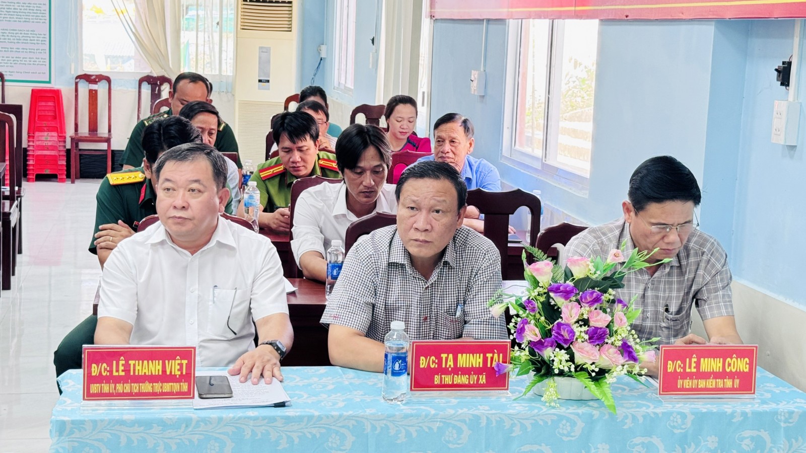 Hòn Nghệ bầu Thường trực HĐND, UBND xã