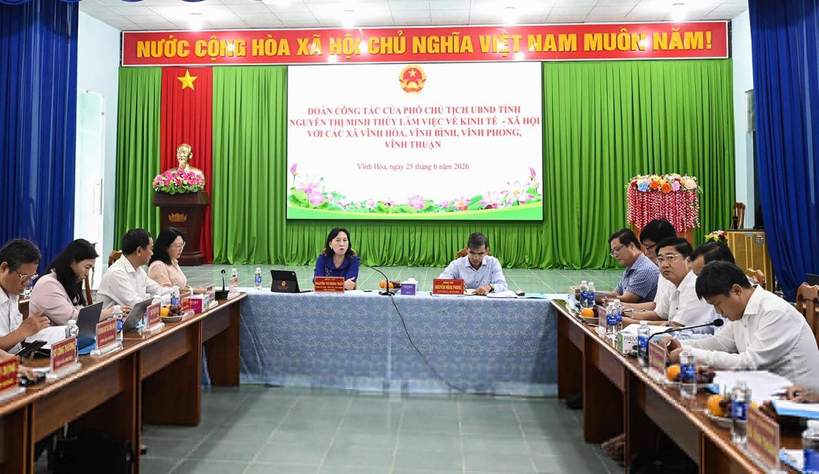 Phó Chủ tịch UBND tỉnh Nguyễn Thị Minh Thúy làm việc với bốn xã về tình hình phát triển kinh tế - xã hội