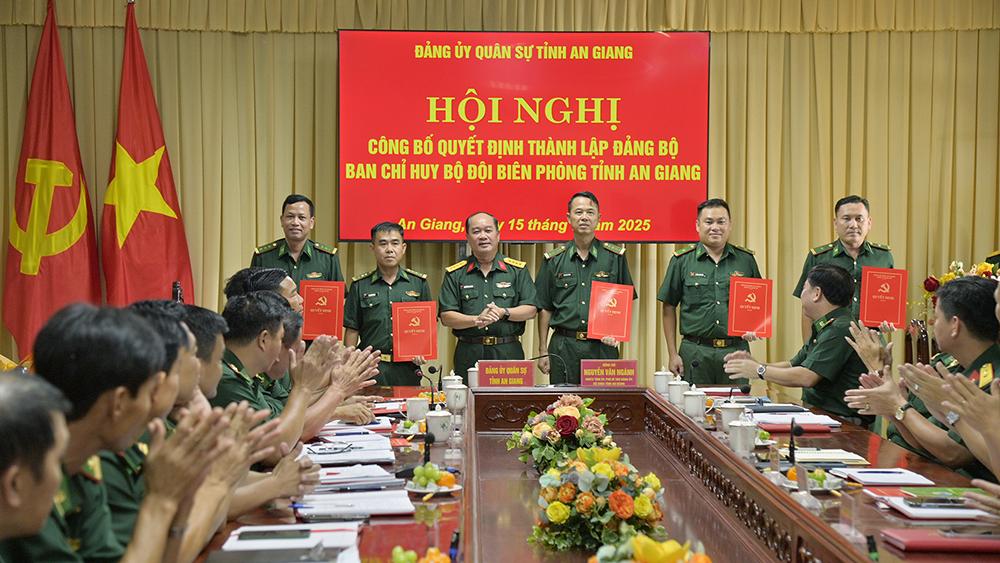 Công bố quyết định thành lập Đảng bộ Ban Chỉ huy Bộ đội Biên phòng tỉnh An Giang