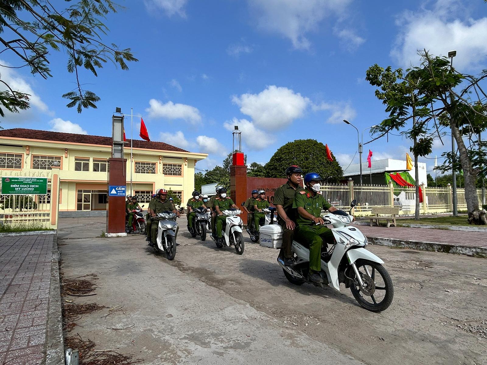 An ninh chính trị vững, chính quyền 2 cấp mạnh