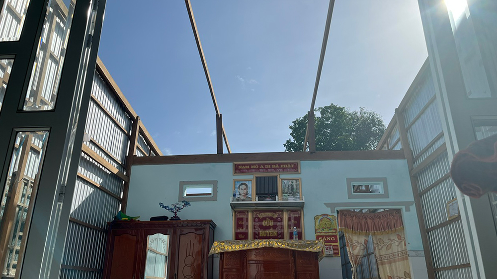 Xã Phú Hòa hỗ trợ các hộ dân bị ảnh hưởng bão số 3