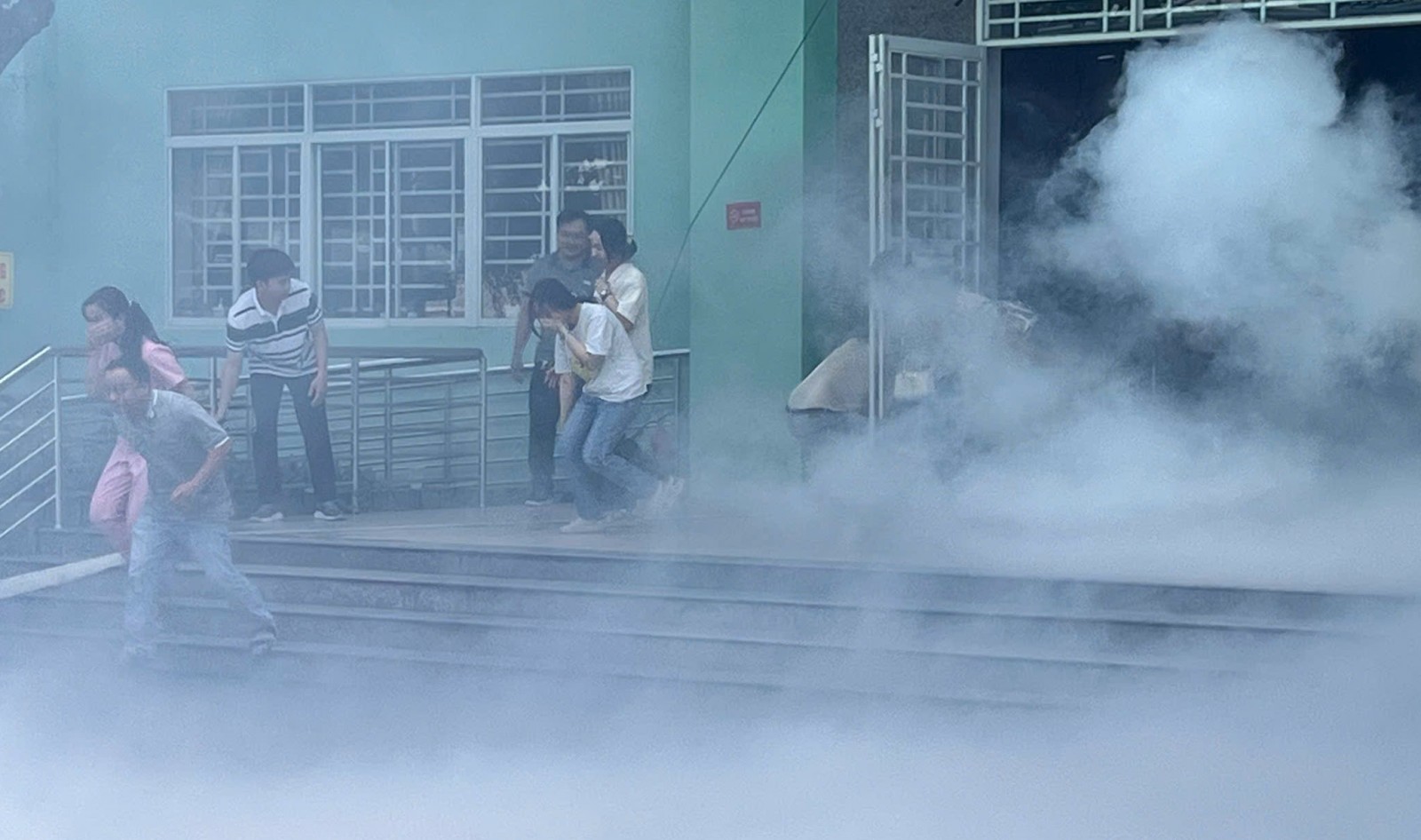 Thực tập phương án chữa cháy và cứu nạn cứu hộ tại Trung tâm Y tế Long Xuyên