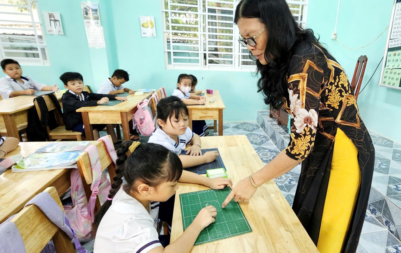 Cô Trần Thị Chiểu - Nhà giáo ưu tú tâm huyết với nghề