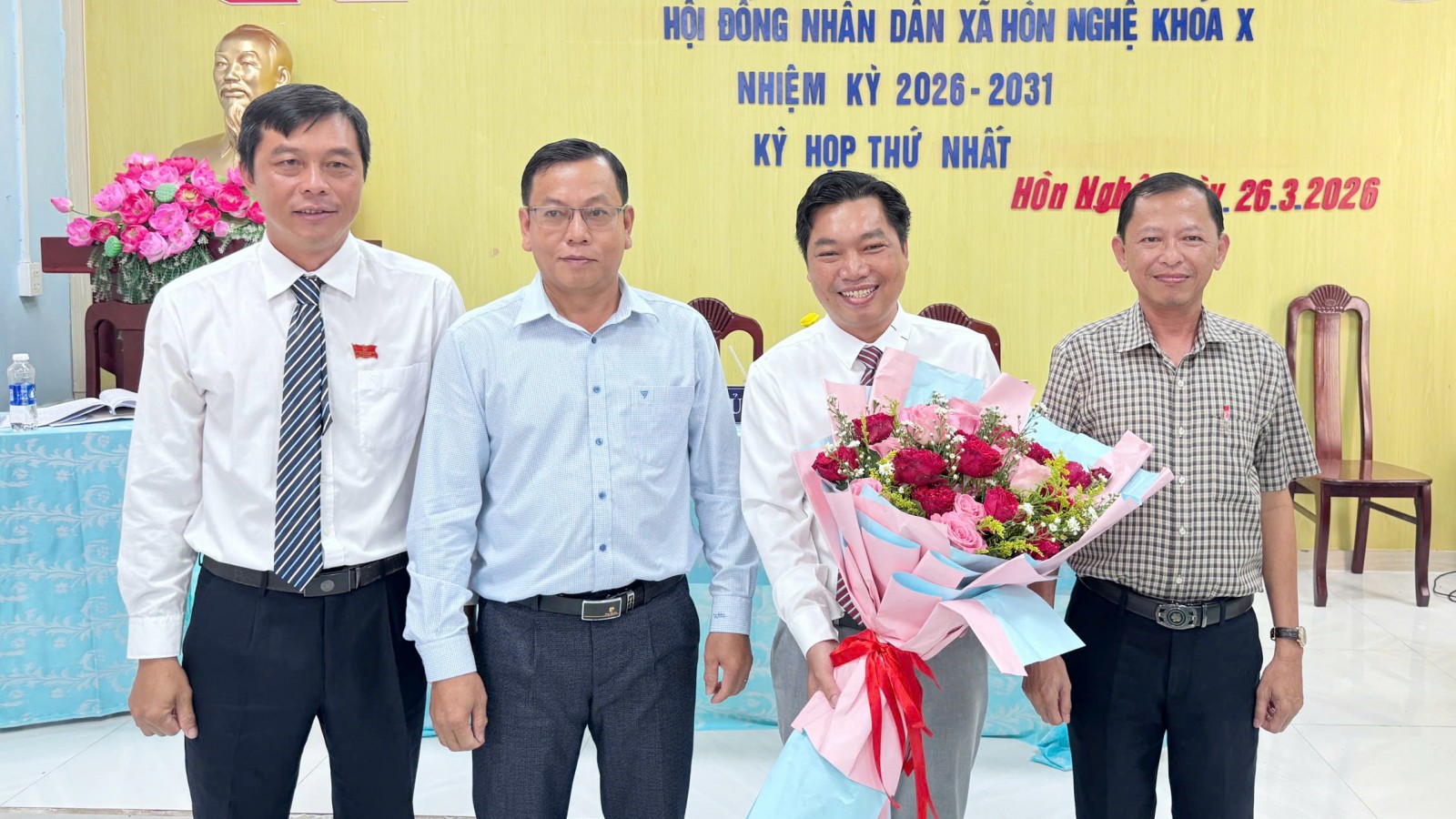 Hòn Nghệ bầu Thường trực HĐND, UBND xã