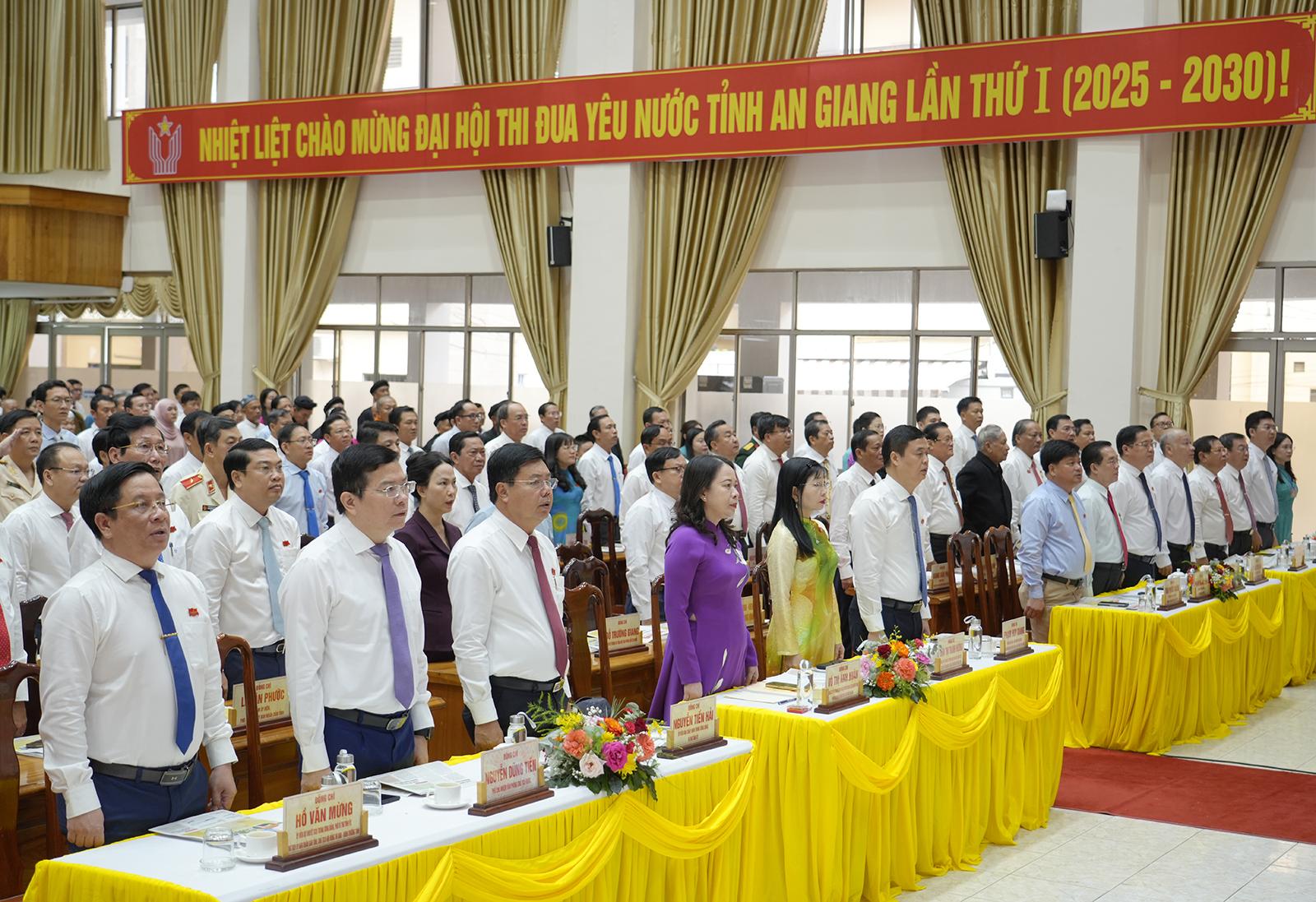 Tỉnh An Giang long trọng tổ chức Đại hội Thi đua yêu nước lần thứ I