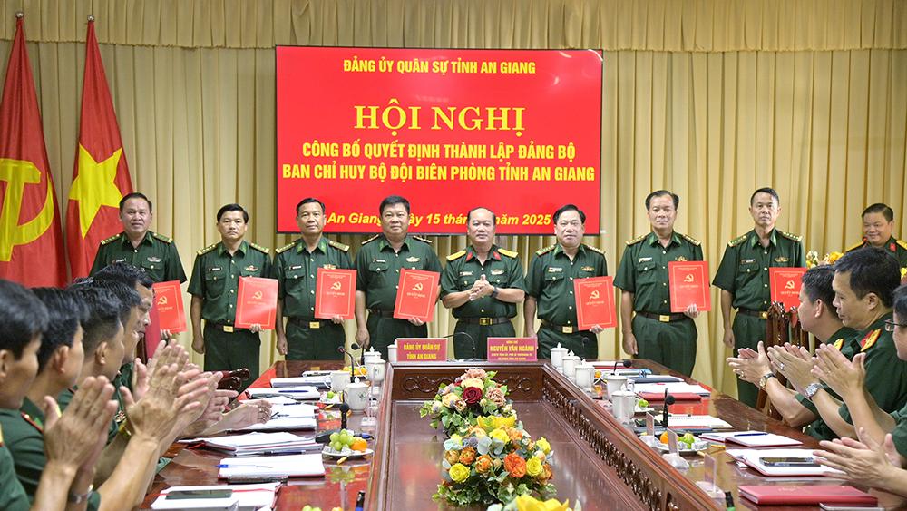 Công bố quyết định thành lập Đảng bộ Ban Chỉ huy Bộ đội Biên phòng tỉnh An Giang