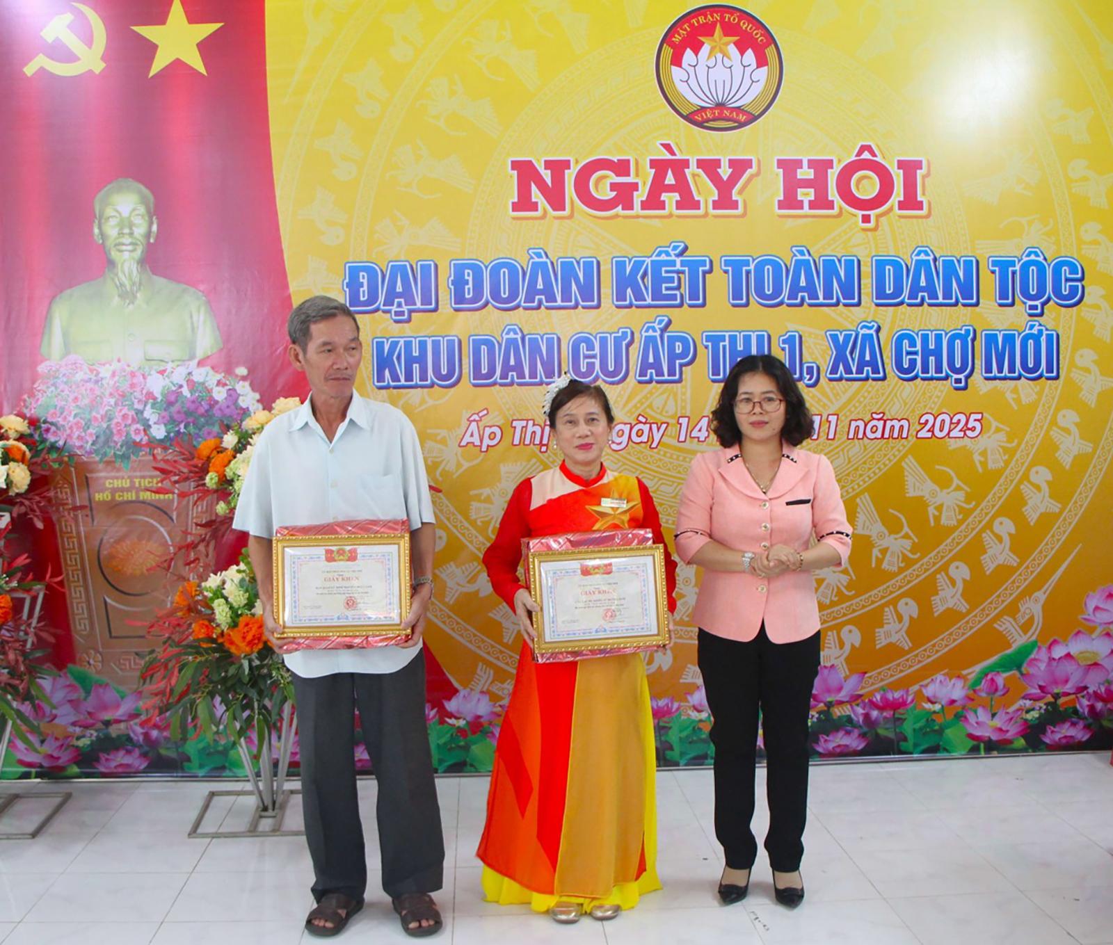 Phó Chủ tịch Thường trực UBND tỉnh An Giang Nguyễn Thanh Phong dự Ngày hội Đại đoàn kết ấp Thị 1, xã Chợ Mới