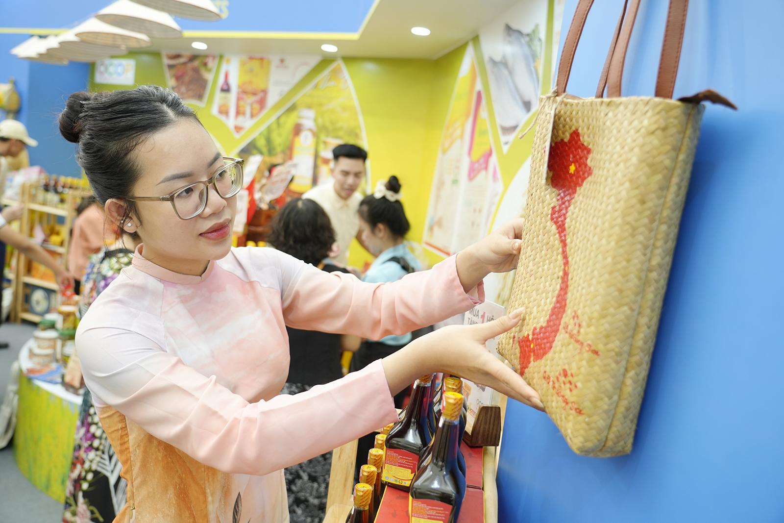 Hấp dẫn sản phẩm OCOP An Giang tại triển lãm quốc gia