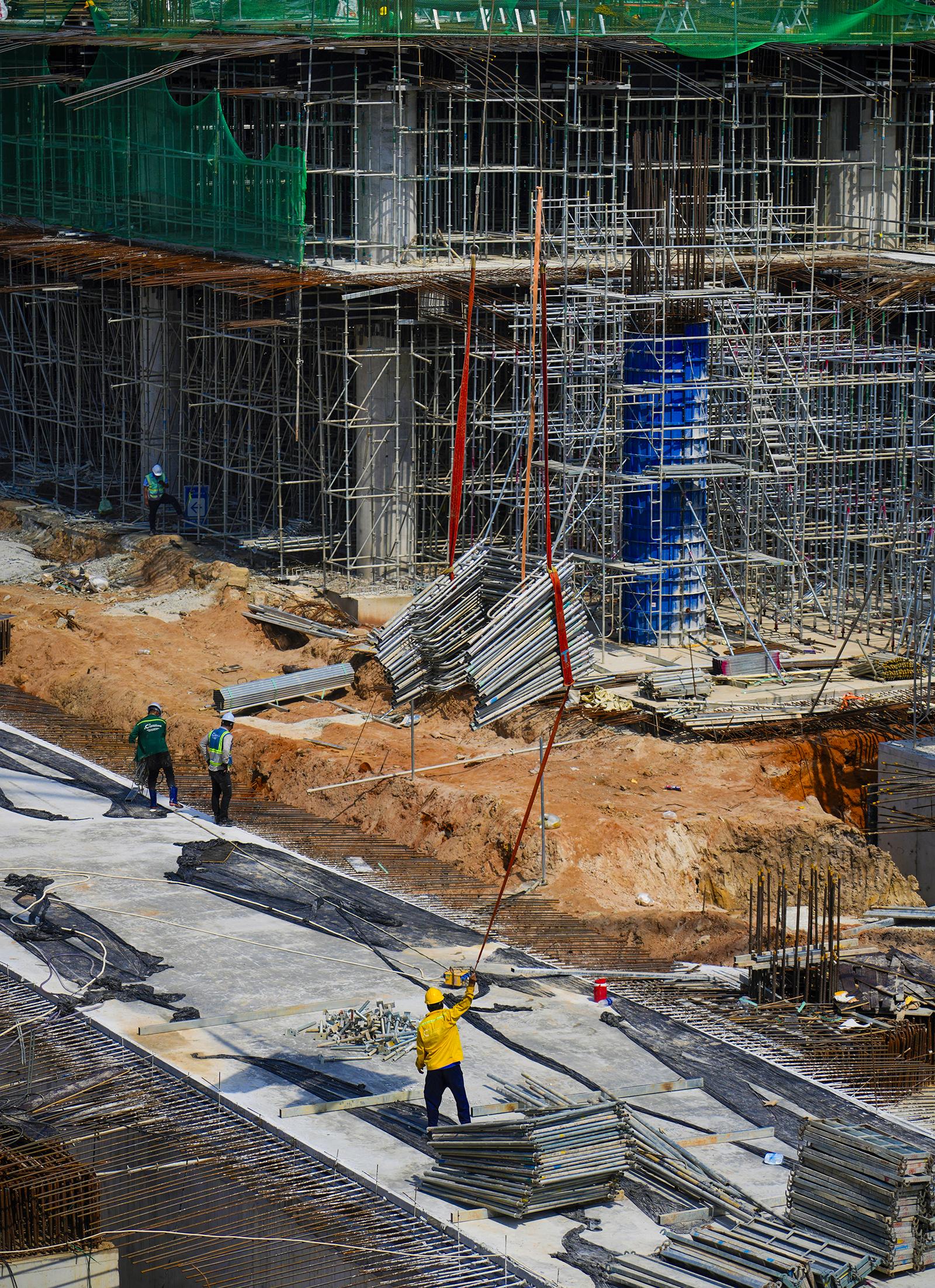 Chủ tịch UBND tỉnh An Giang Hồ Văn Mừng nghe báo cáo tiến độ dự án phục vụ Hội nghị APEC 2027