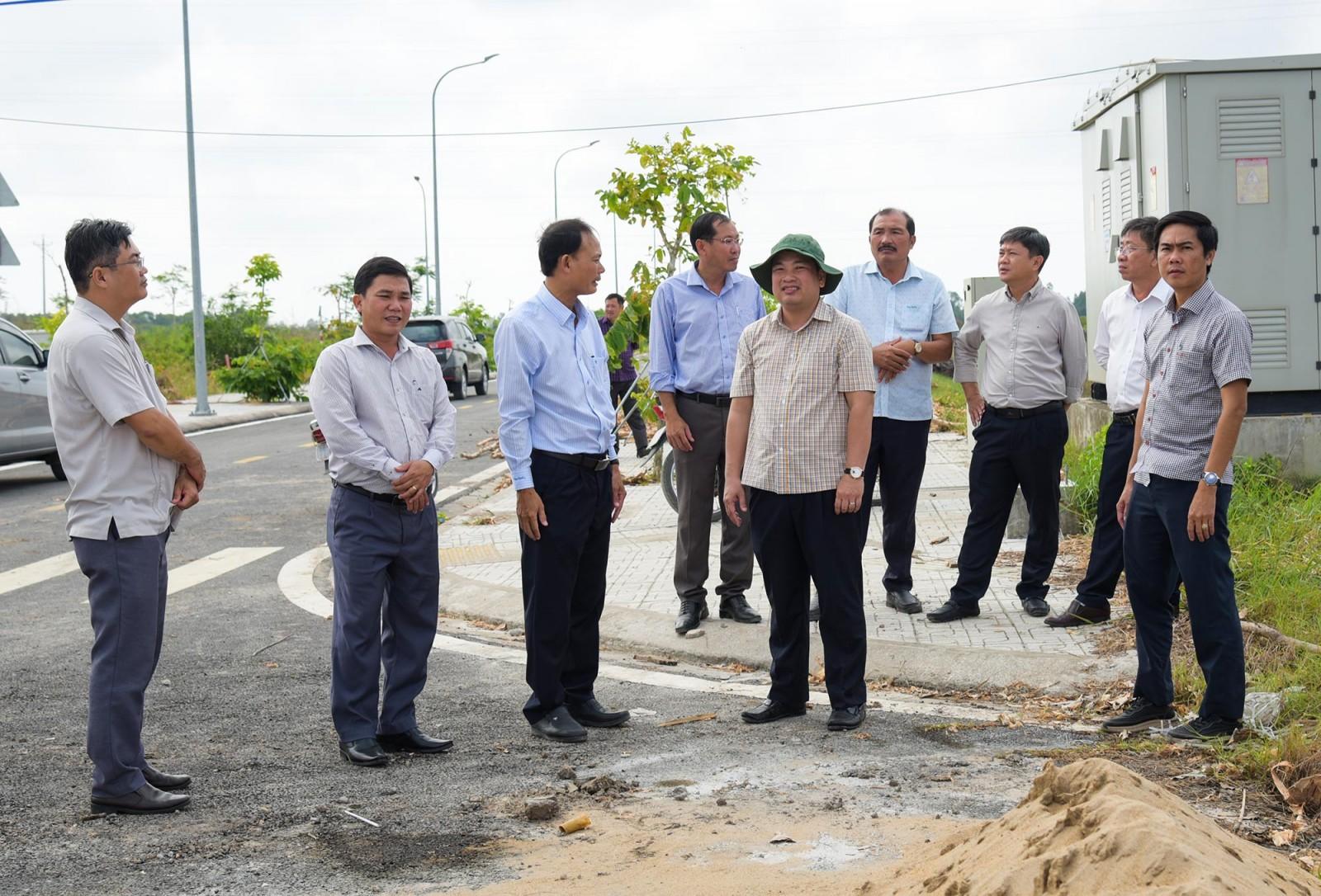 Khảo sát tiến độ thực hiện các dự án trên địa bàn xã Vĩnh Phong