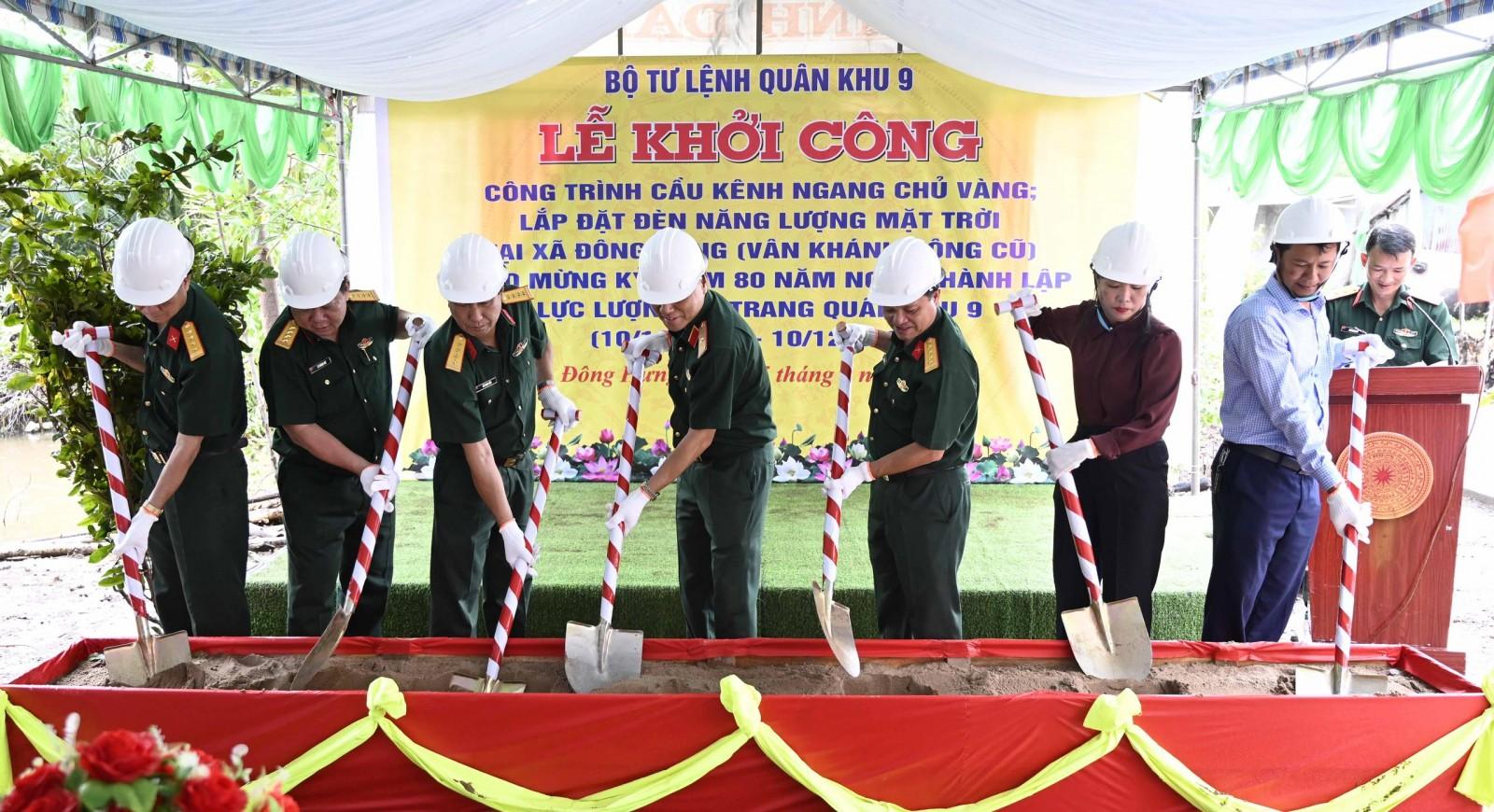 Quân khu 9 hỗ trợ xây dựng cầu tại An Giang