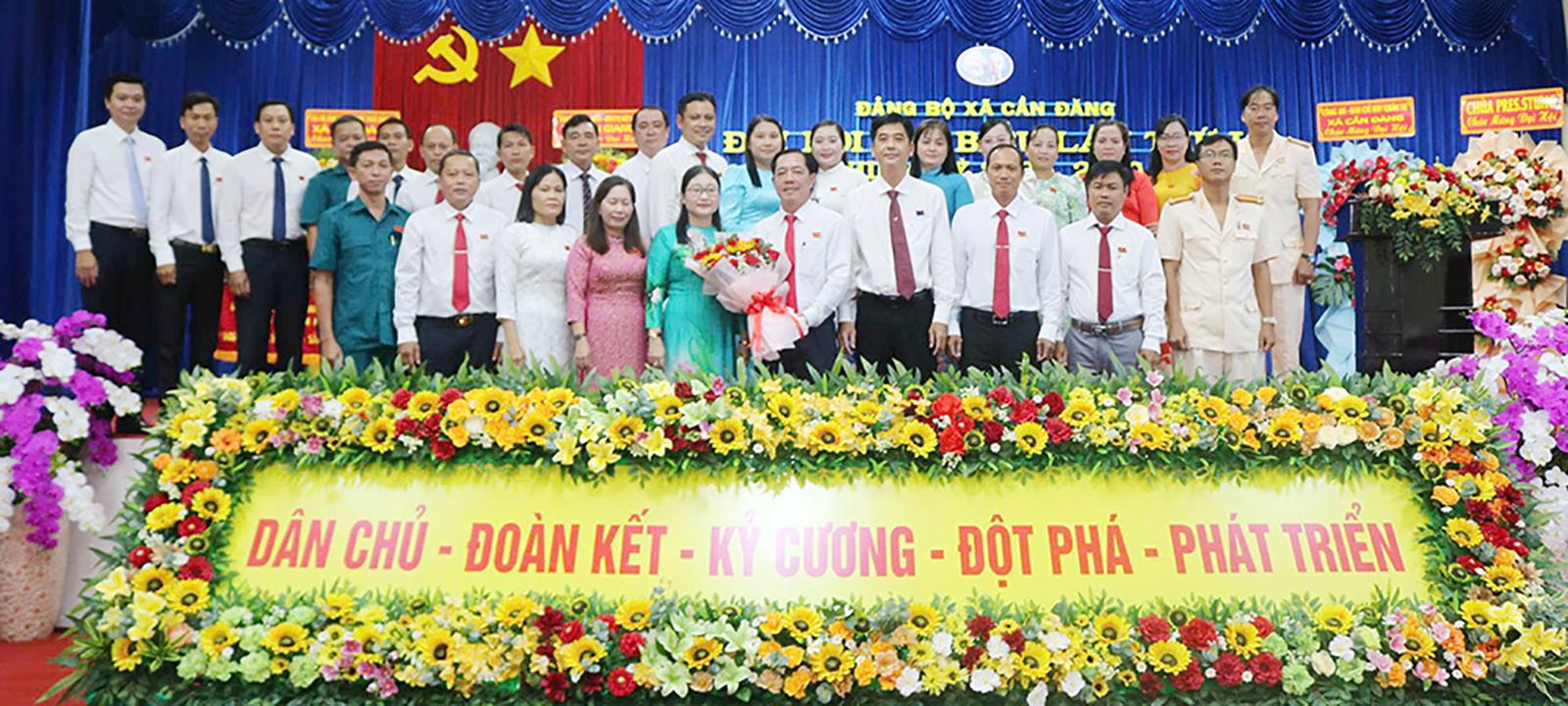 Phó Bí thư Tỉnh ủy An Giang Lâm Minh Thành dự Đại hội đại biểu Đảng bộ xã Cần Đăng