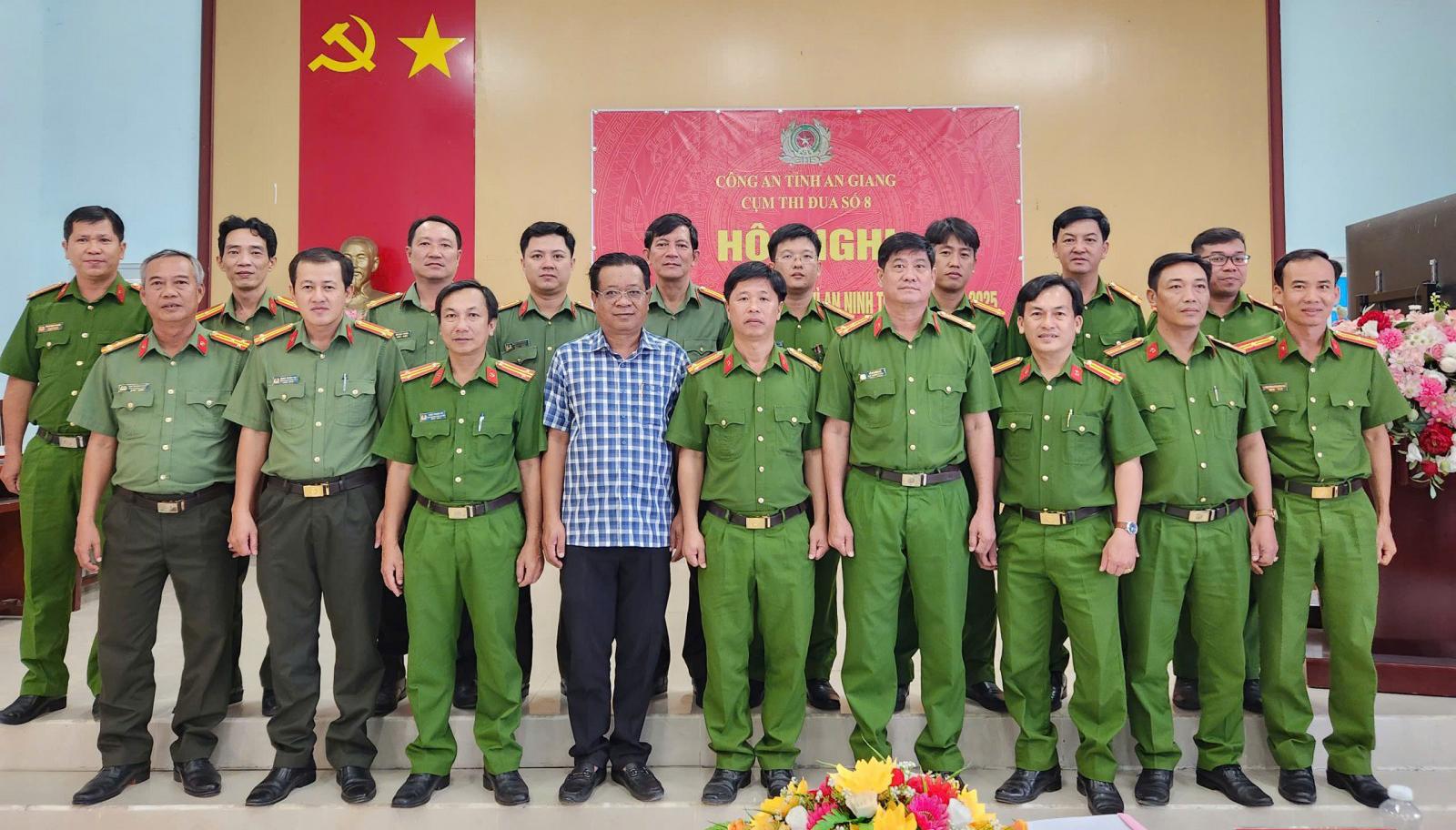 Cụm Thi đua số 8 Công an tỉnh An Giang tổng kết phong trào thi đua Vì an ninh Tổ quốc