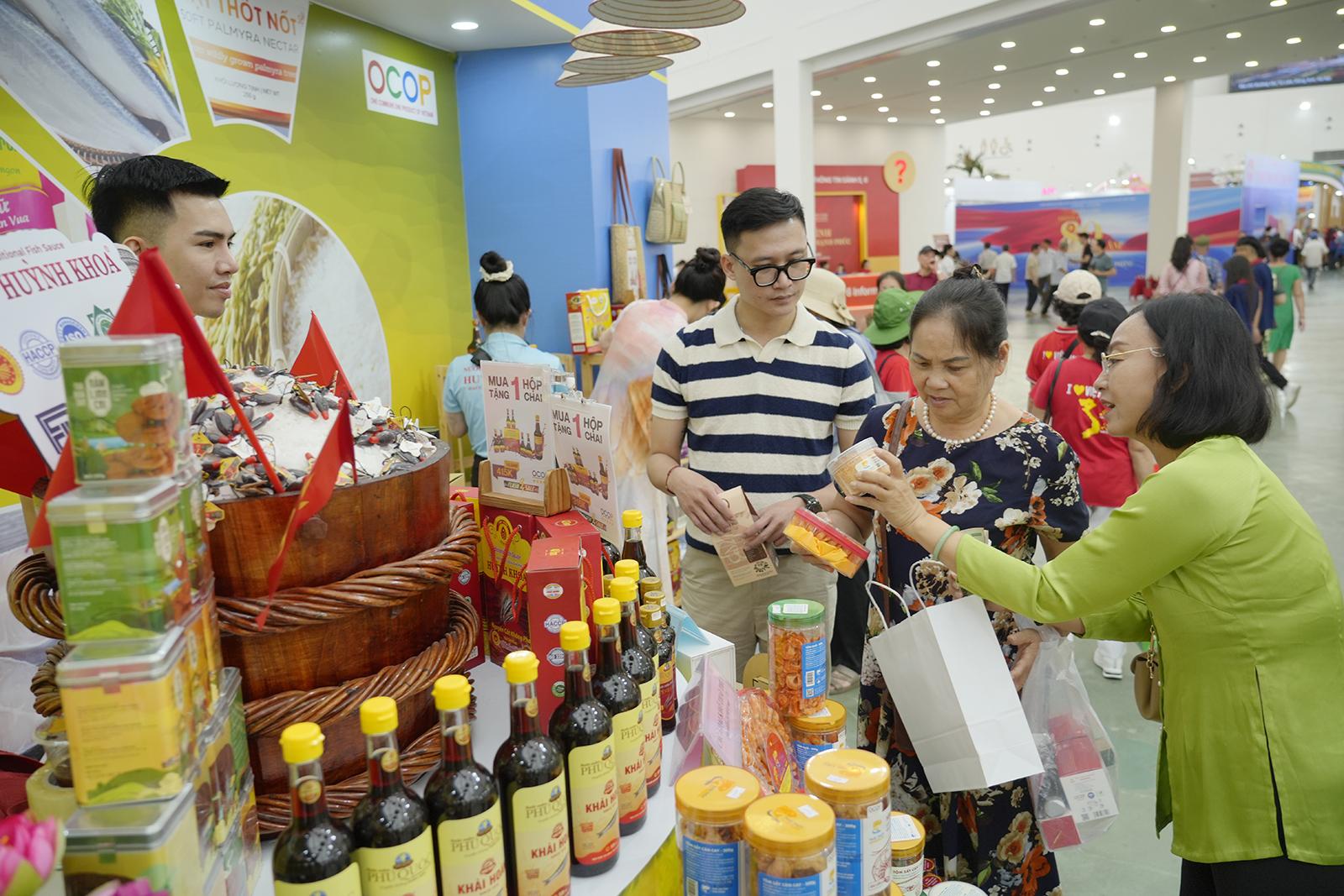 Hấp dẫn sản phẩm OCOP An Giang tại triển lãm quốc gia