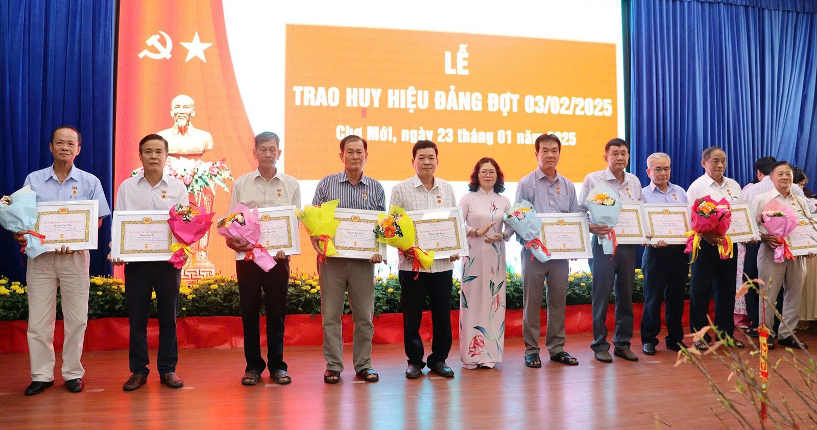 Xứng danh xã anh hùng Chợ Mới
