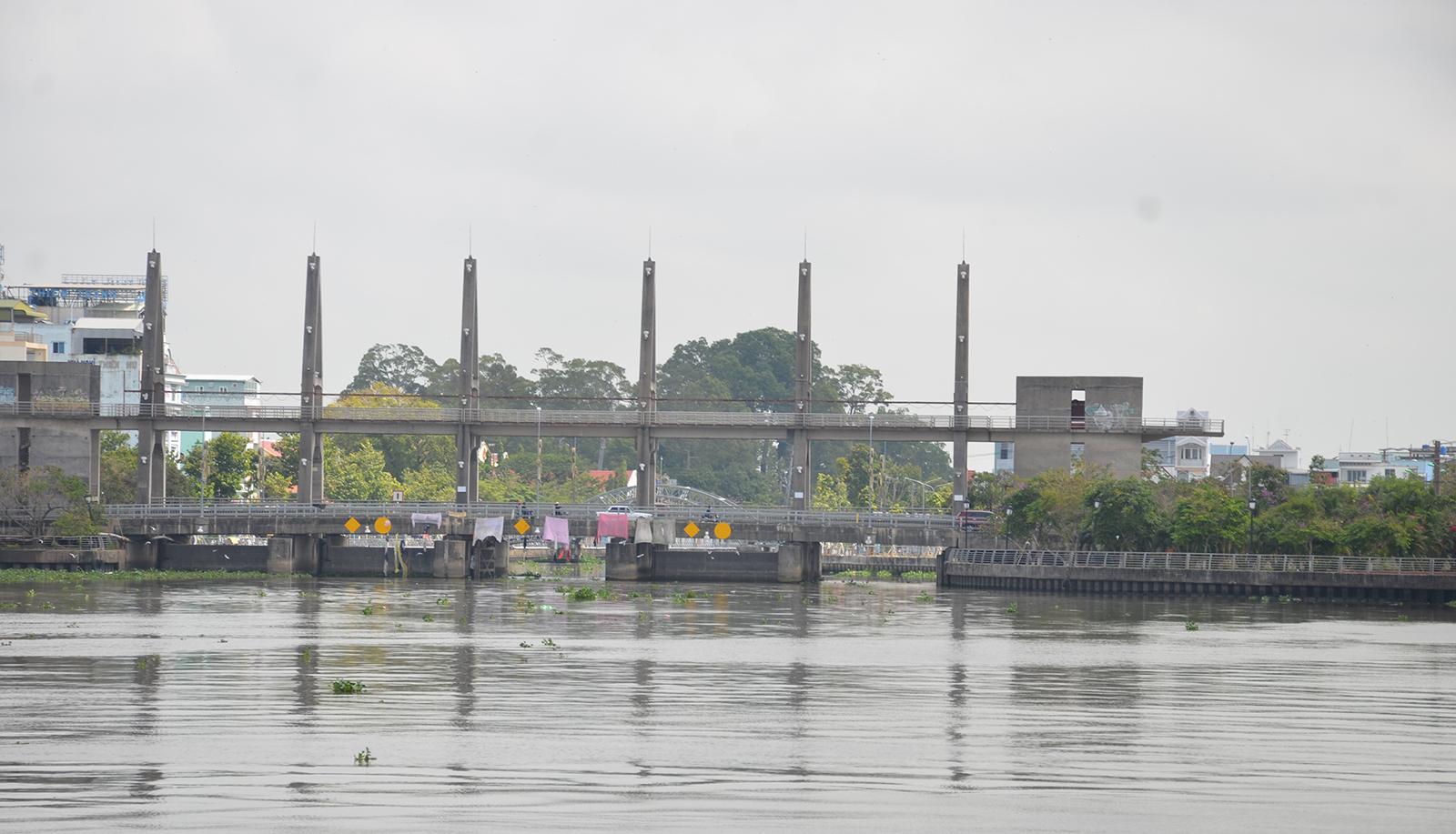 An Giang vận hành hệ thống cống phục vụ sản xuất, phòng, chống lũ và triều cường