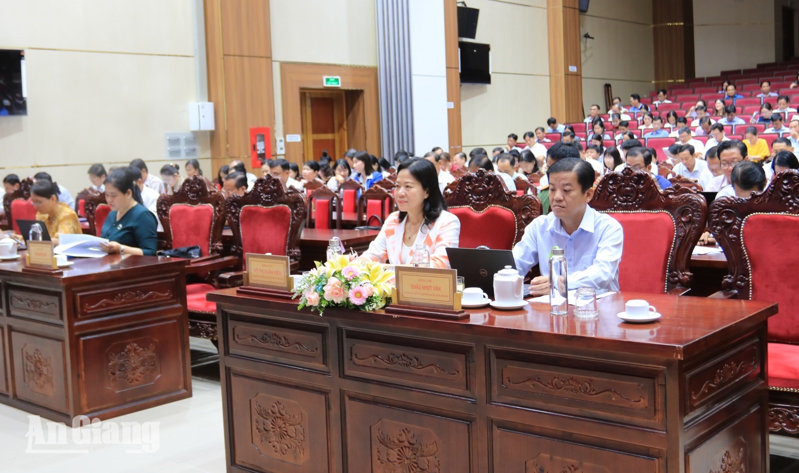 Đại biểu tham dự hội nghị