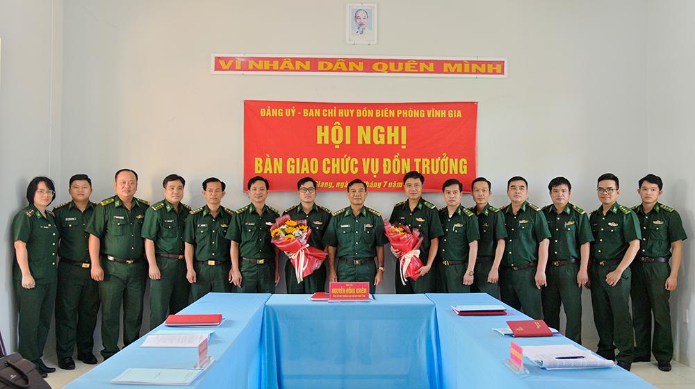 Bàn giao chức vụ Đồn trưởng Đồn Biên phòng Vĩnh Gia