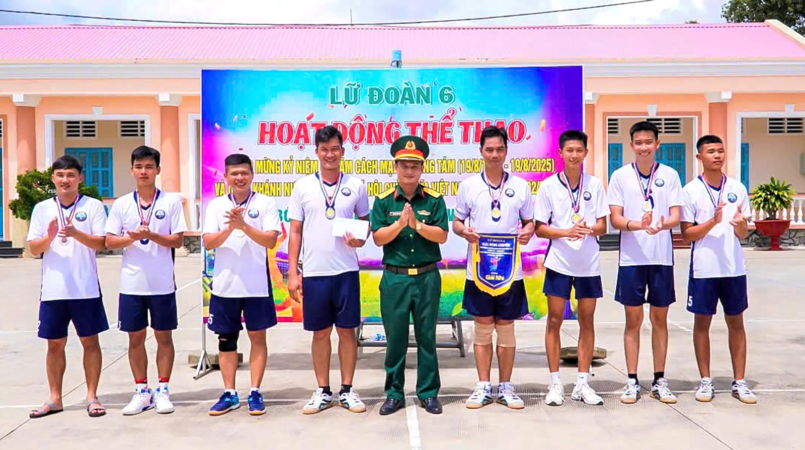 Nhiều hoạt động kỷ niệm Quốc khánh 2/9 trong lực lượng vũ trang