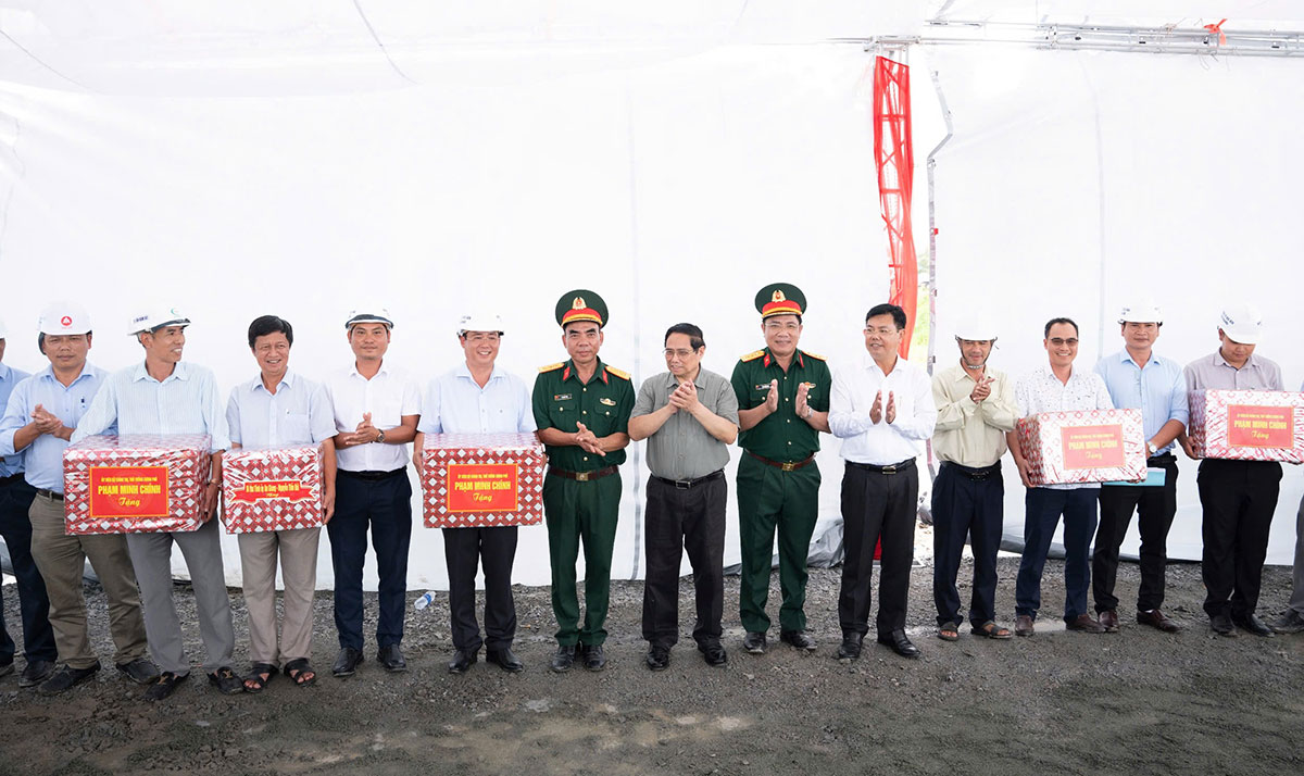 Thủ tướng Chính phủ Phạm Minh Chính: “Thừa thắng xông lên” đẩy nhanh tiến độ cao tốc Châu Đốc - Cần Thơ - Sóc Trăng