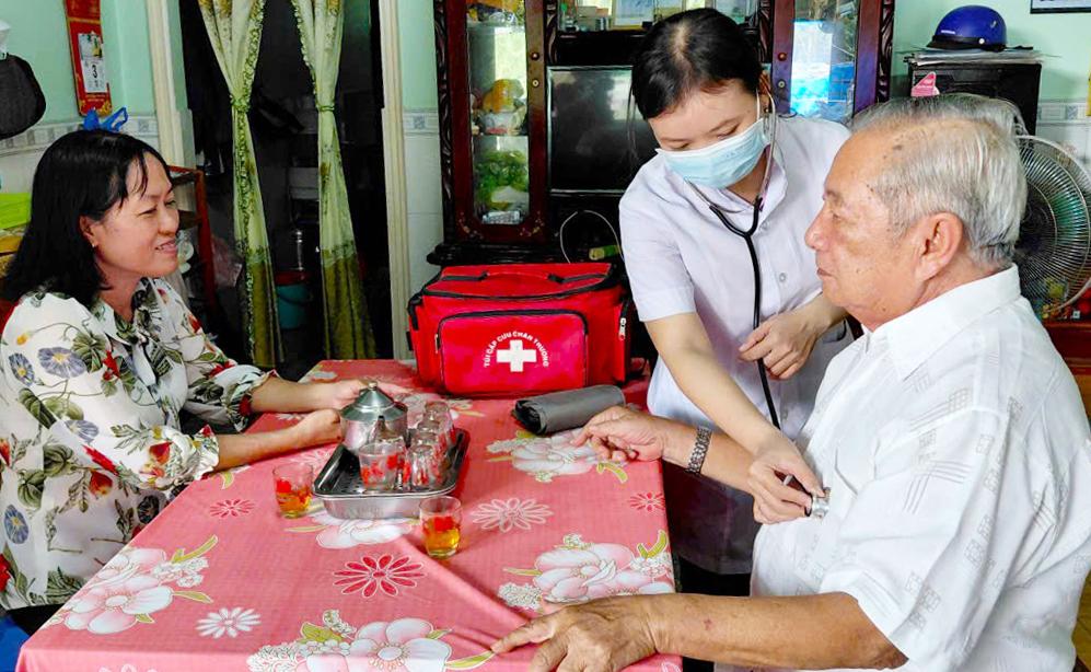 Truyền thông chăm sóc sức khỏe người cao tuổi