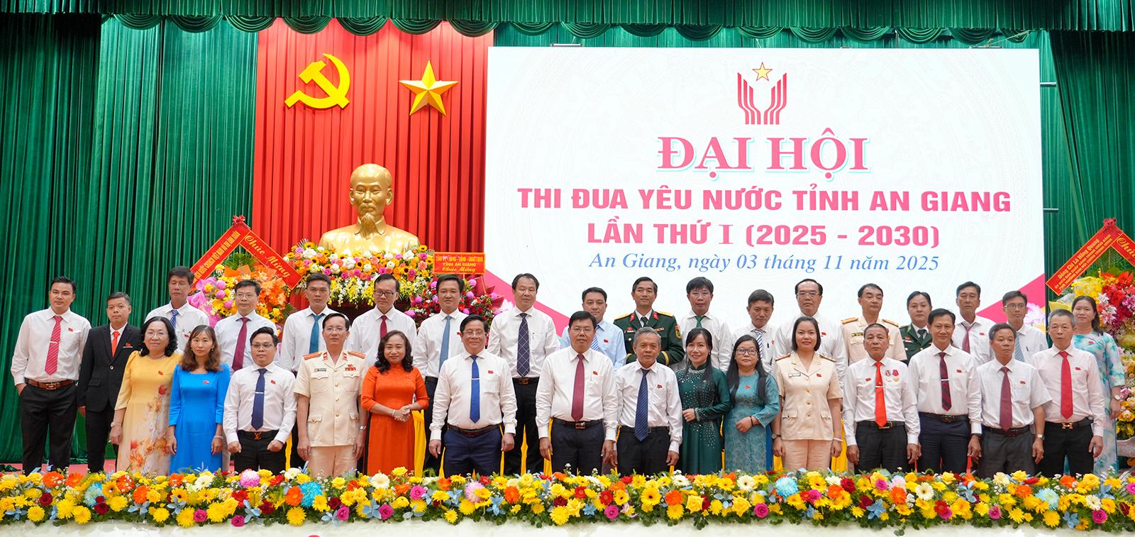 Tỉnh An Giang long trọng tổ chức Đại hội Thi đua yêu nước lần thứ I