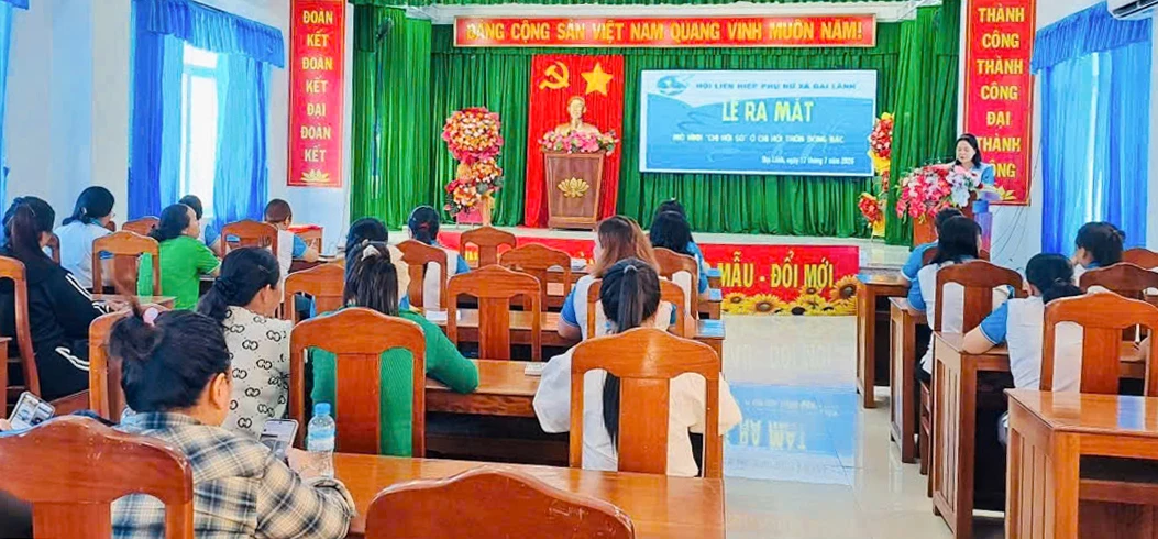 Quang cảnh lễ ra mắt.