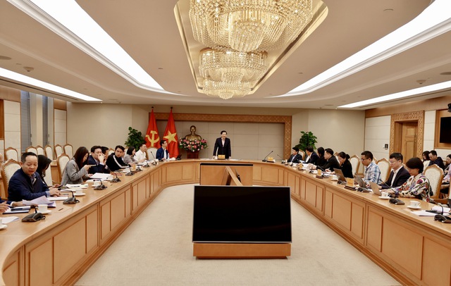 Quyết liệt cắt giảm TTHC, đẩy mạnh chuyển đổi số trong cơ quan nhà nước- Ảnh 2.