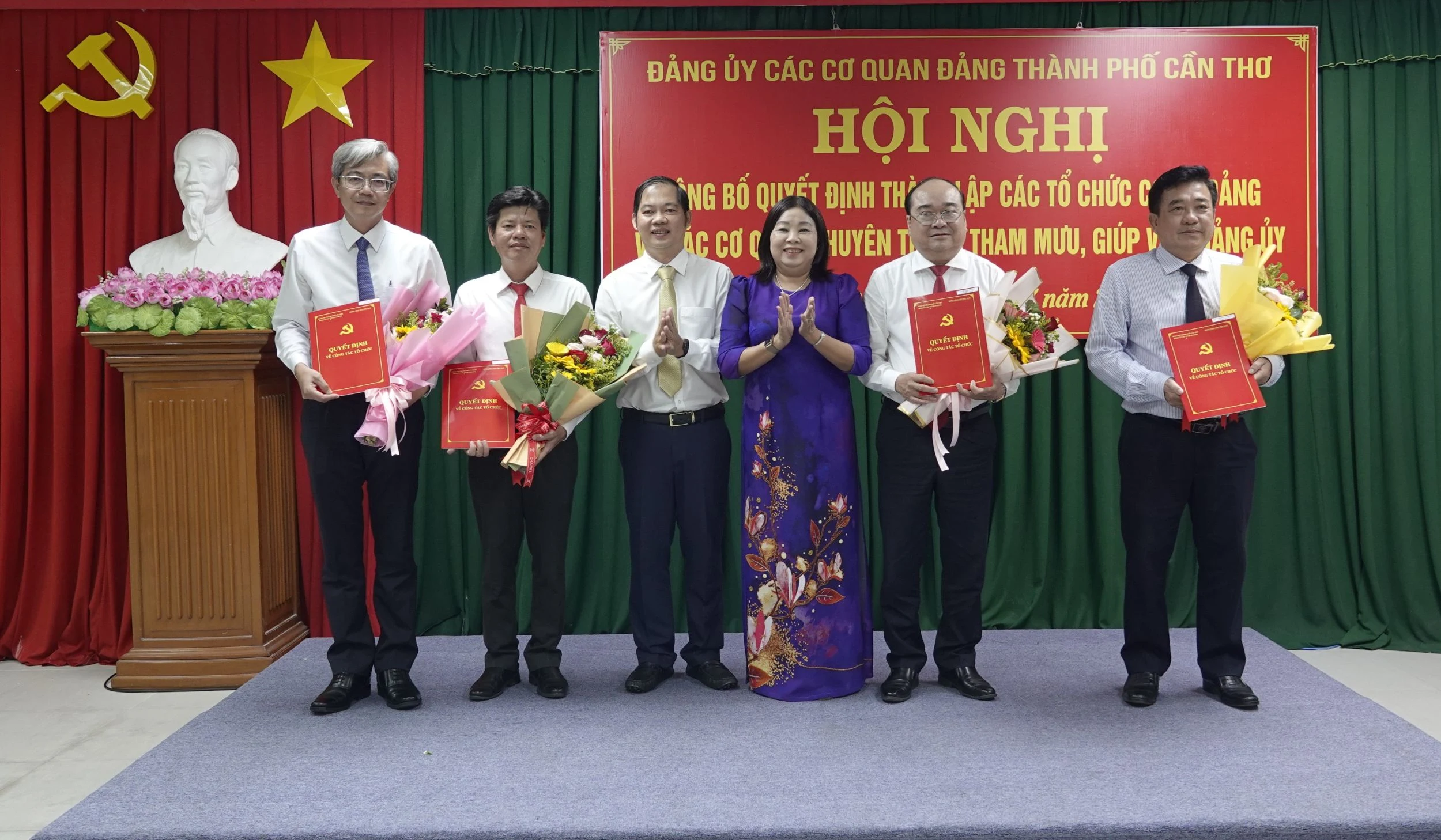 Công bố quyết định thành lập các tổ chức Đảng trực thuộc Đảng bộ các cơ quan Đảng TP Cần Thơ